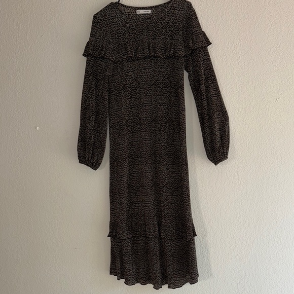 SFERA BASIC Dresses & Skirts - SFERA Gray Tiered Ruffled Long‎ Sleeve Dress Size M